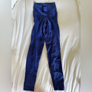 Nike Compression Deep Violet Blue High-Waisted Leggings. Very flattering 🦋